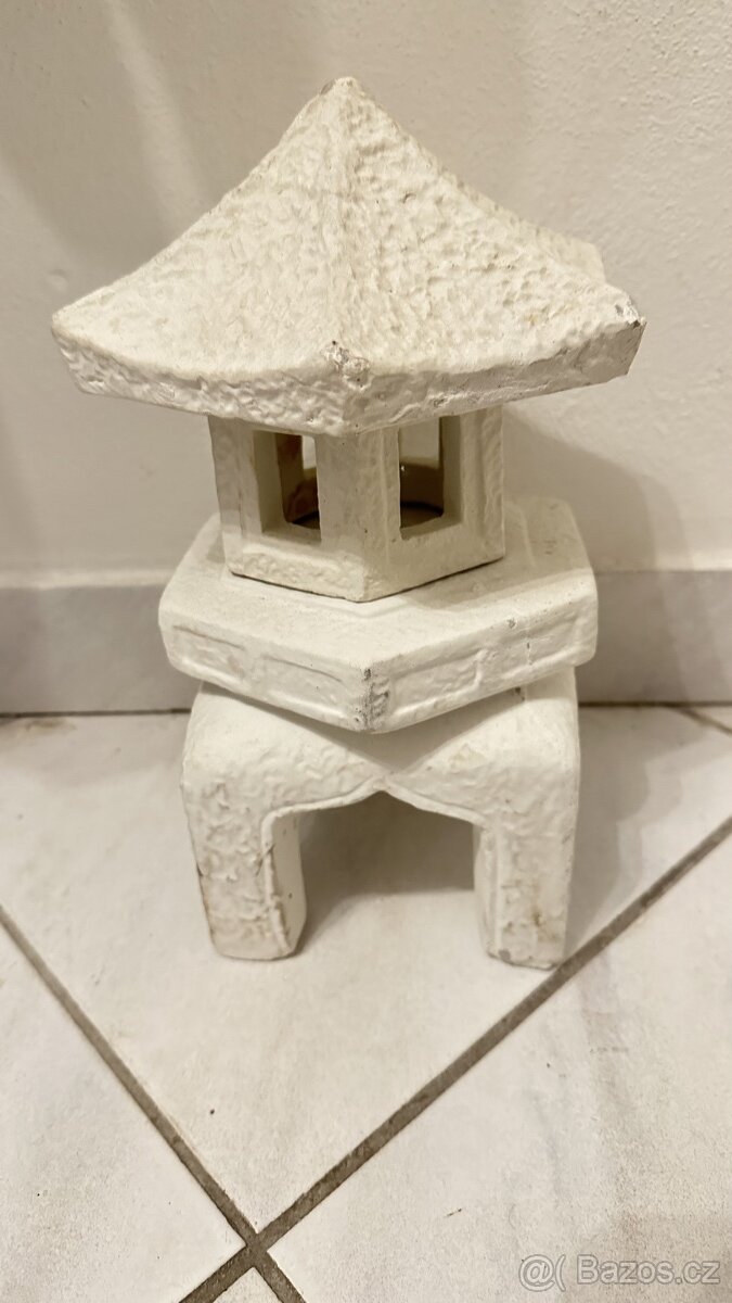 Betonový sloup sleva, japonská lampa - 7