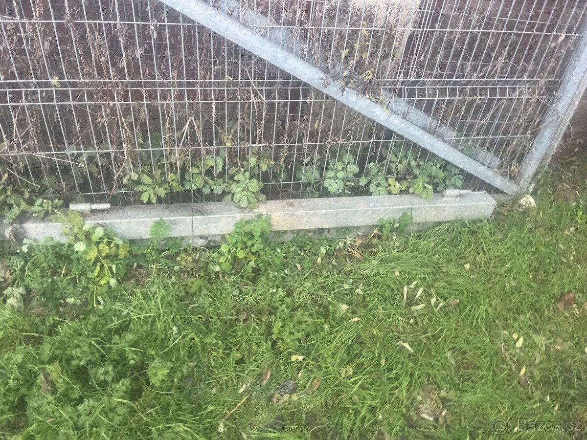 Dvoukřídlá Brána pozink 6,7 m - 7