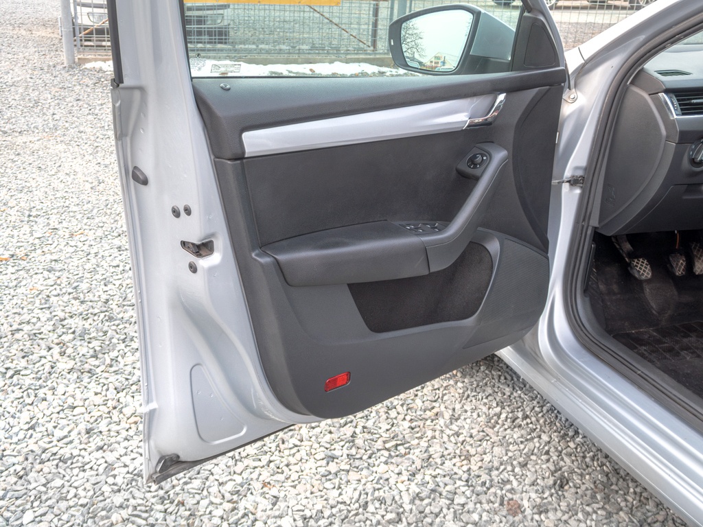 Škoda Octavia ČR 1.2TSI – NAVIGACE - 7