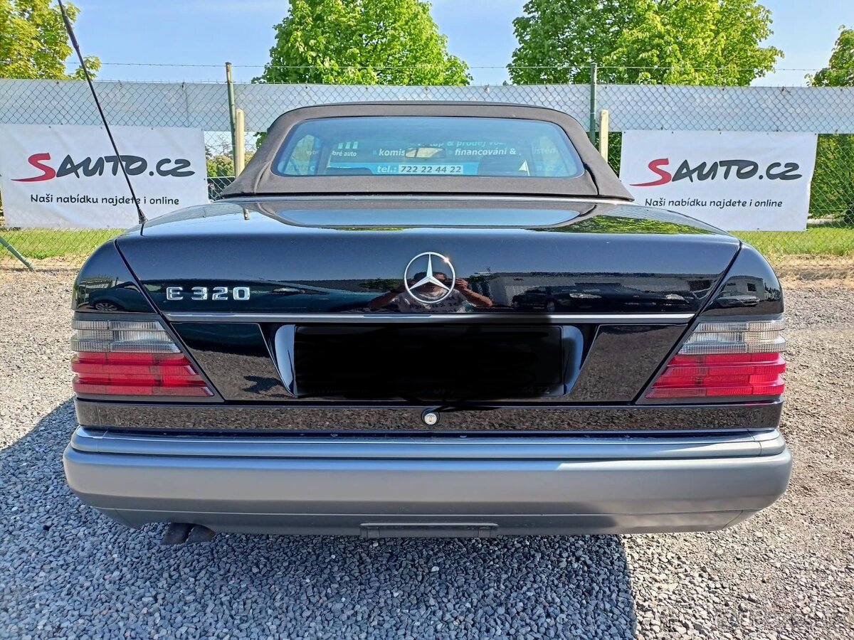 Mercedes-Benz 320 Cabriolet - 7