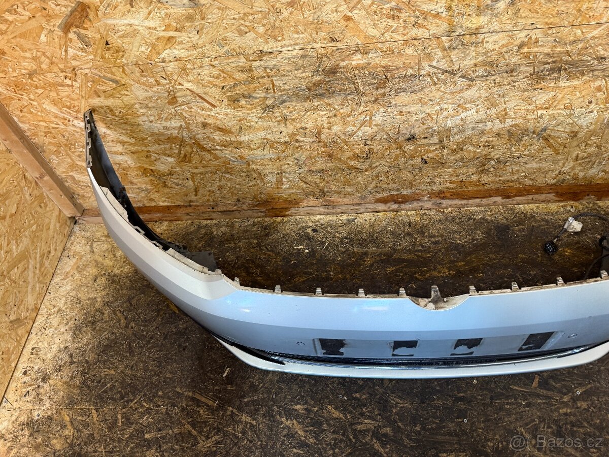 PŘEDNÍ NÁRAZNÍK VW TOURAN 1T3 LR7L - 7