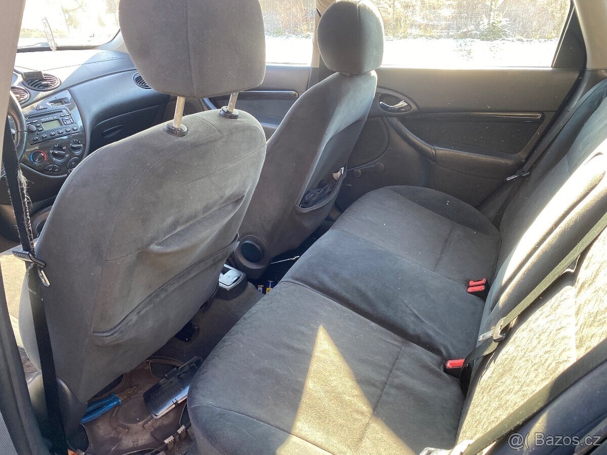 Ford Focus Mk1 1.6 Combi Ghia na díly levně - 7