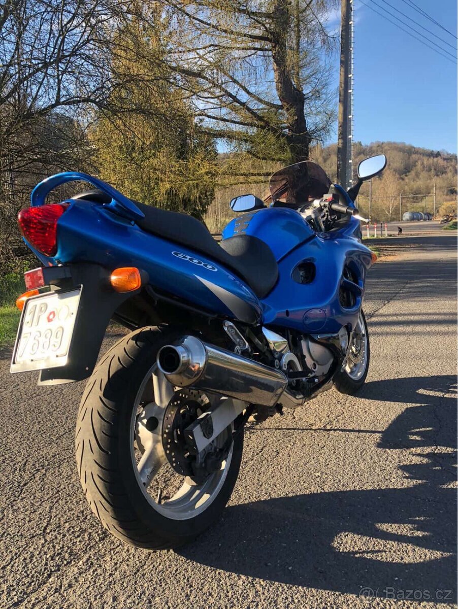 Suzuki gsx600f - 7