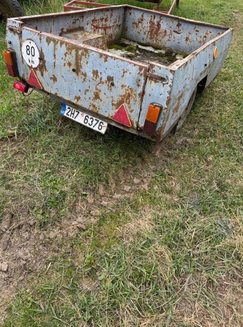 3 přívěsné vozíky - 7