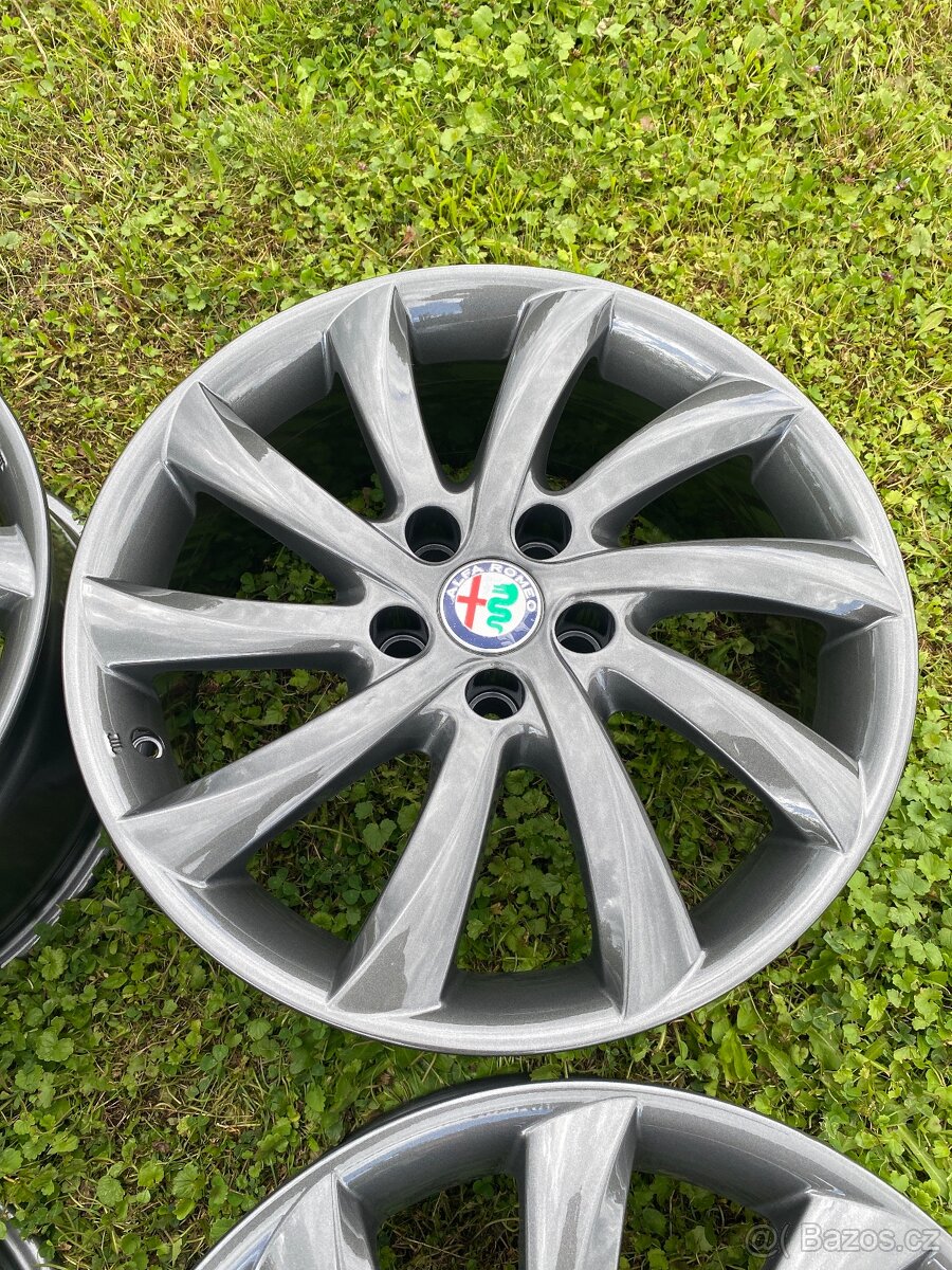 ALU KOLA ALFA ROMEO GIULIETTA 5X110 R17 - 7