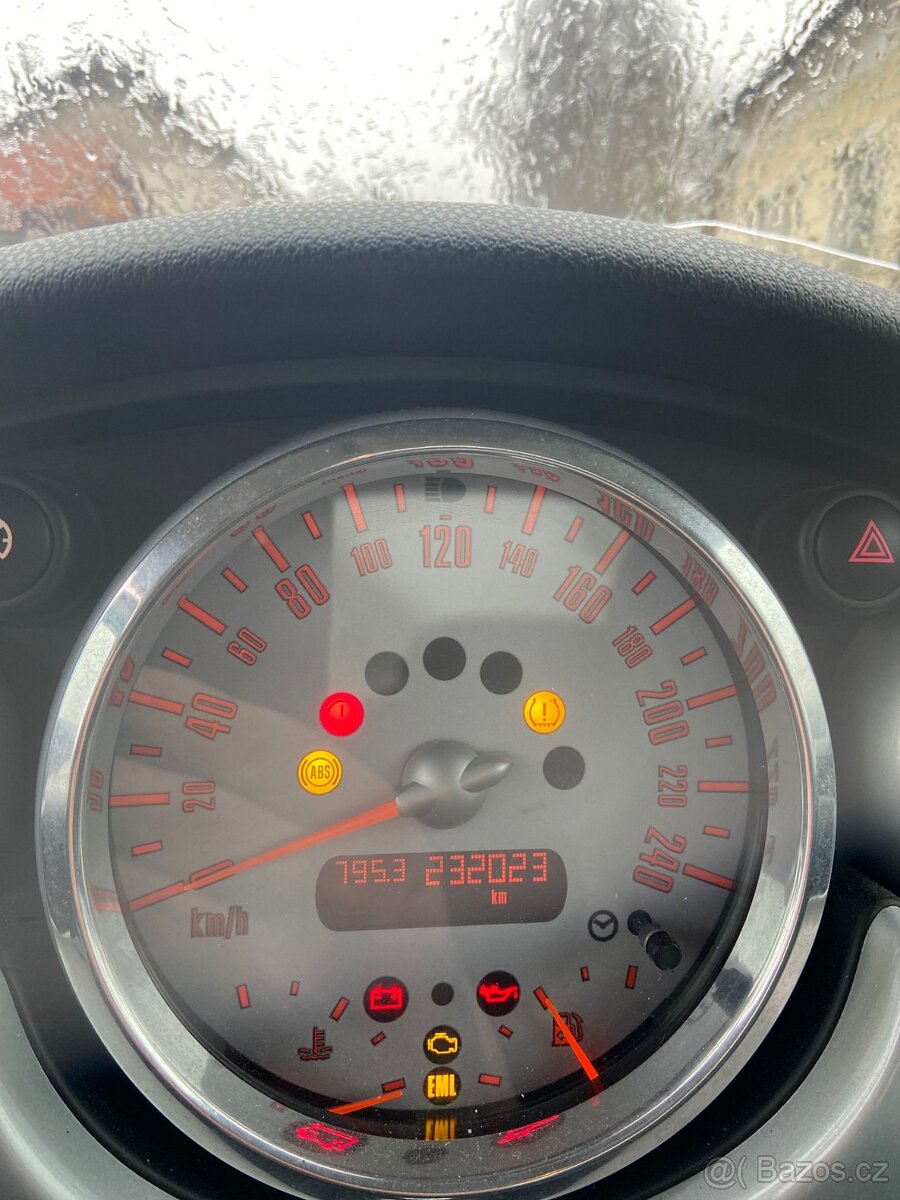 Mini Cooper, one 31 - celek na náhradní díly - 7