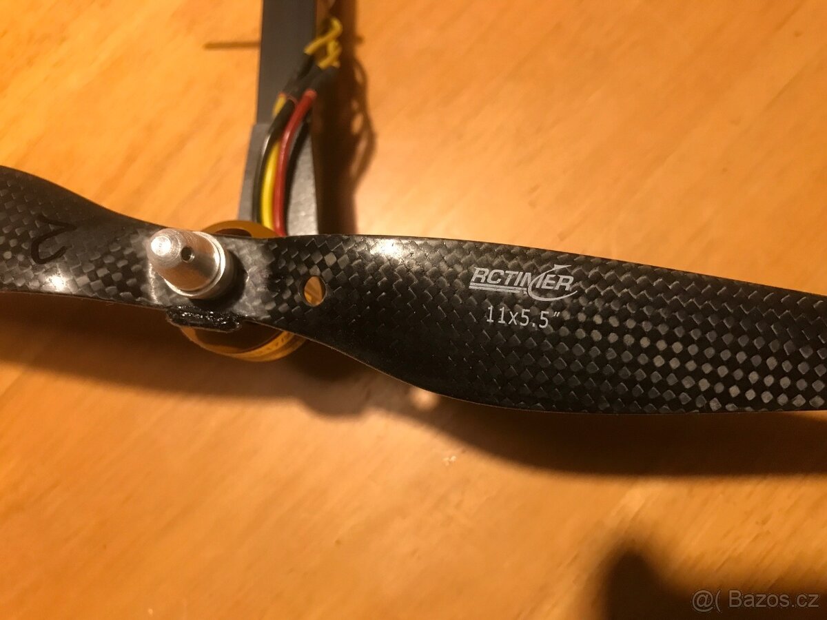 Dron DJI V2 hexakopter motory AXI 2217/20 - 7