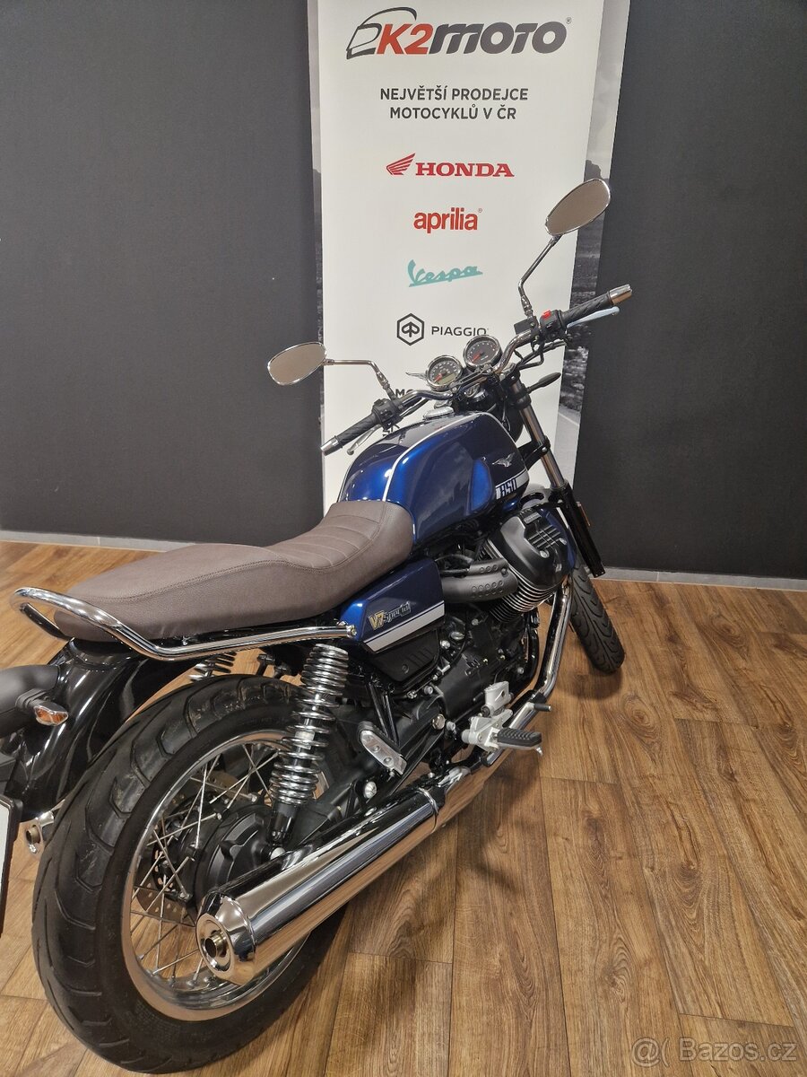 Moto Guzzi V7 Special - 7