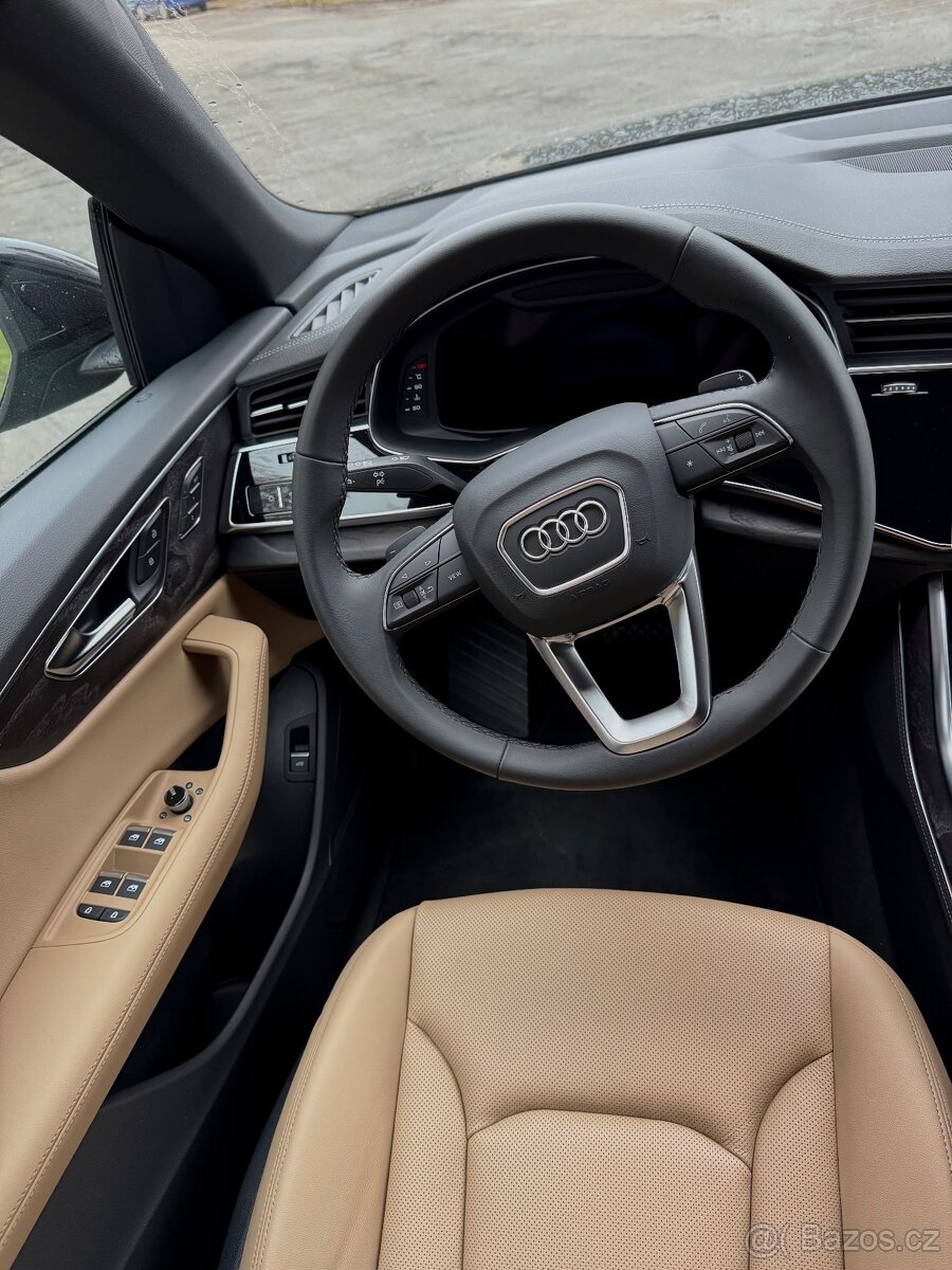 AUDI Q8 55 TFSI. S line. 7000km - 7
