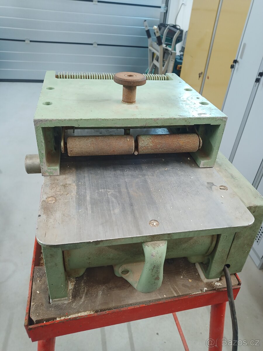 Dřevoobráběcí stroj UMDS - 7