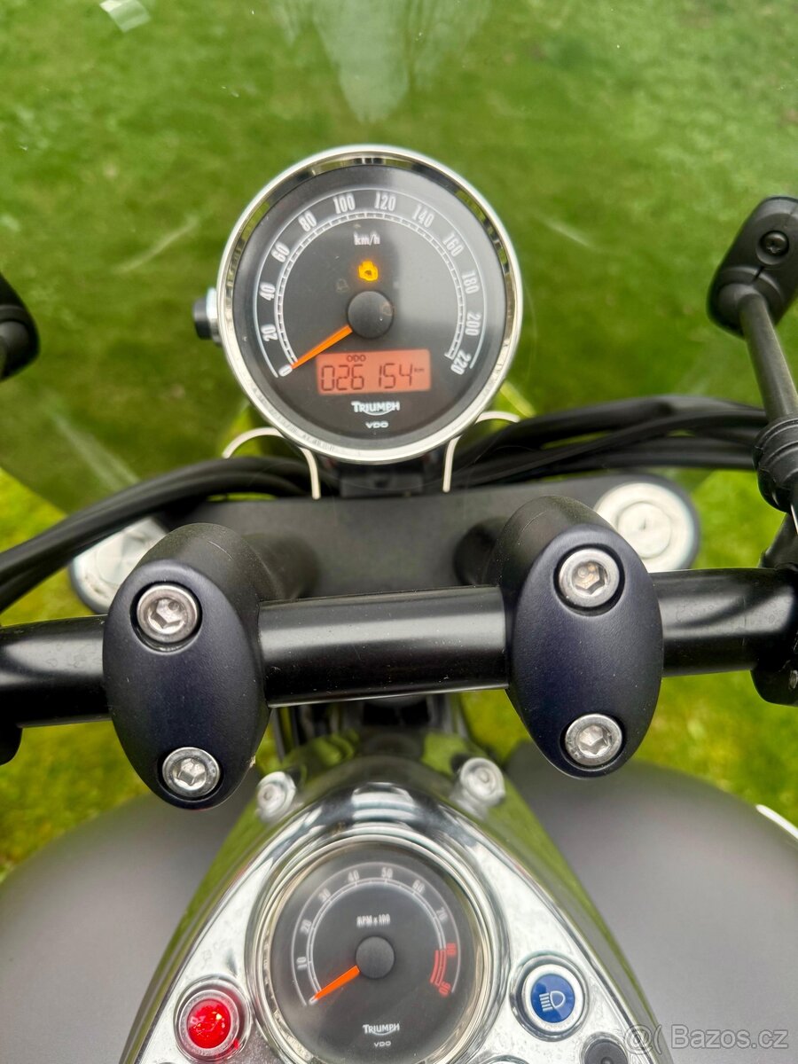 Triumph Speedmaster 900 - 7