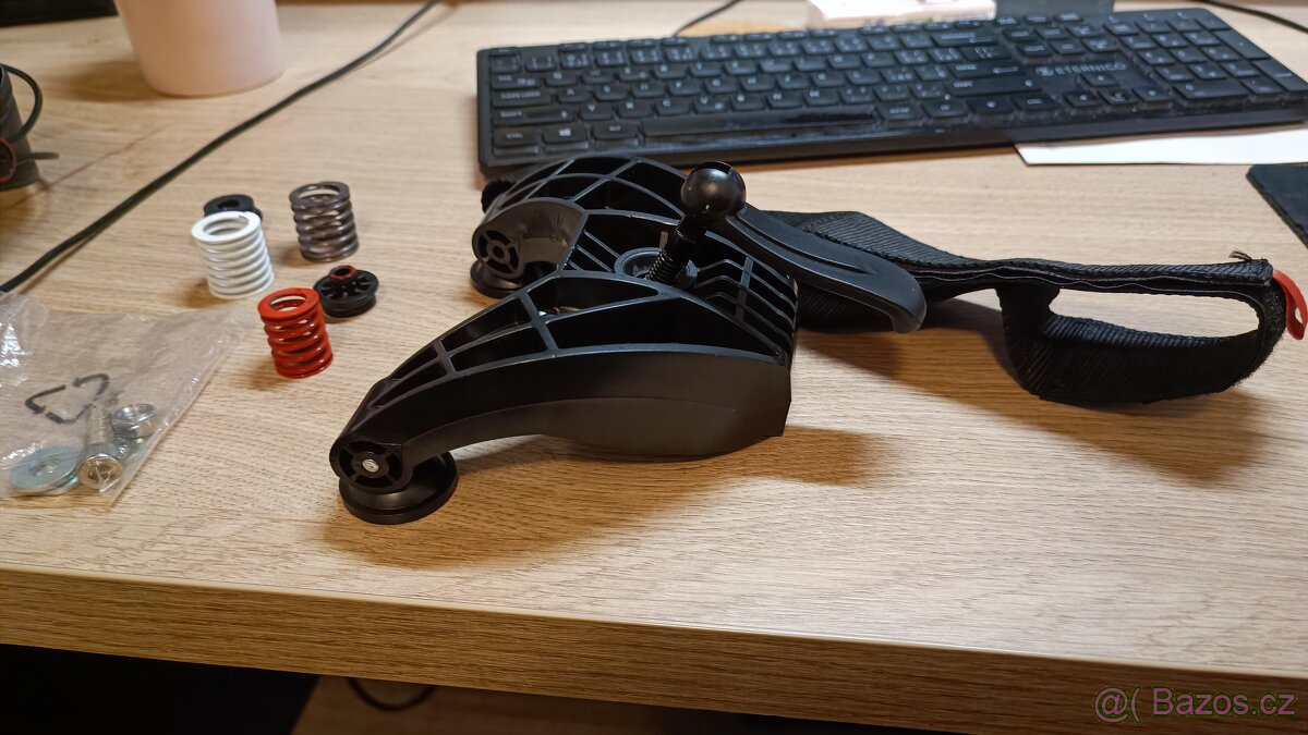 Playseat Challenge + Thrustmaster T-GT + Thrustmaster T-LCM - 7