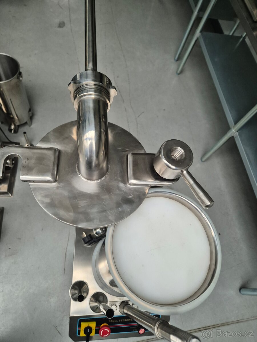 Hydraulická plnička klobás 25 L - 7