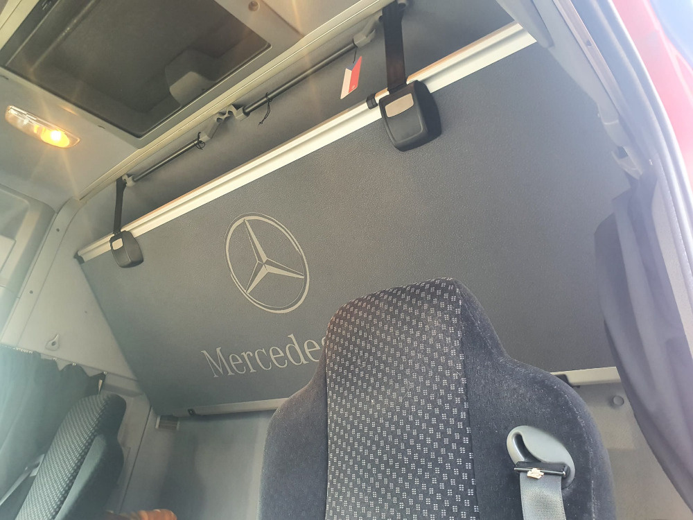 MB 1844 LOWDECK r.v. 13 - 7