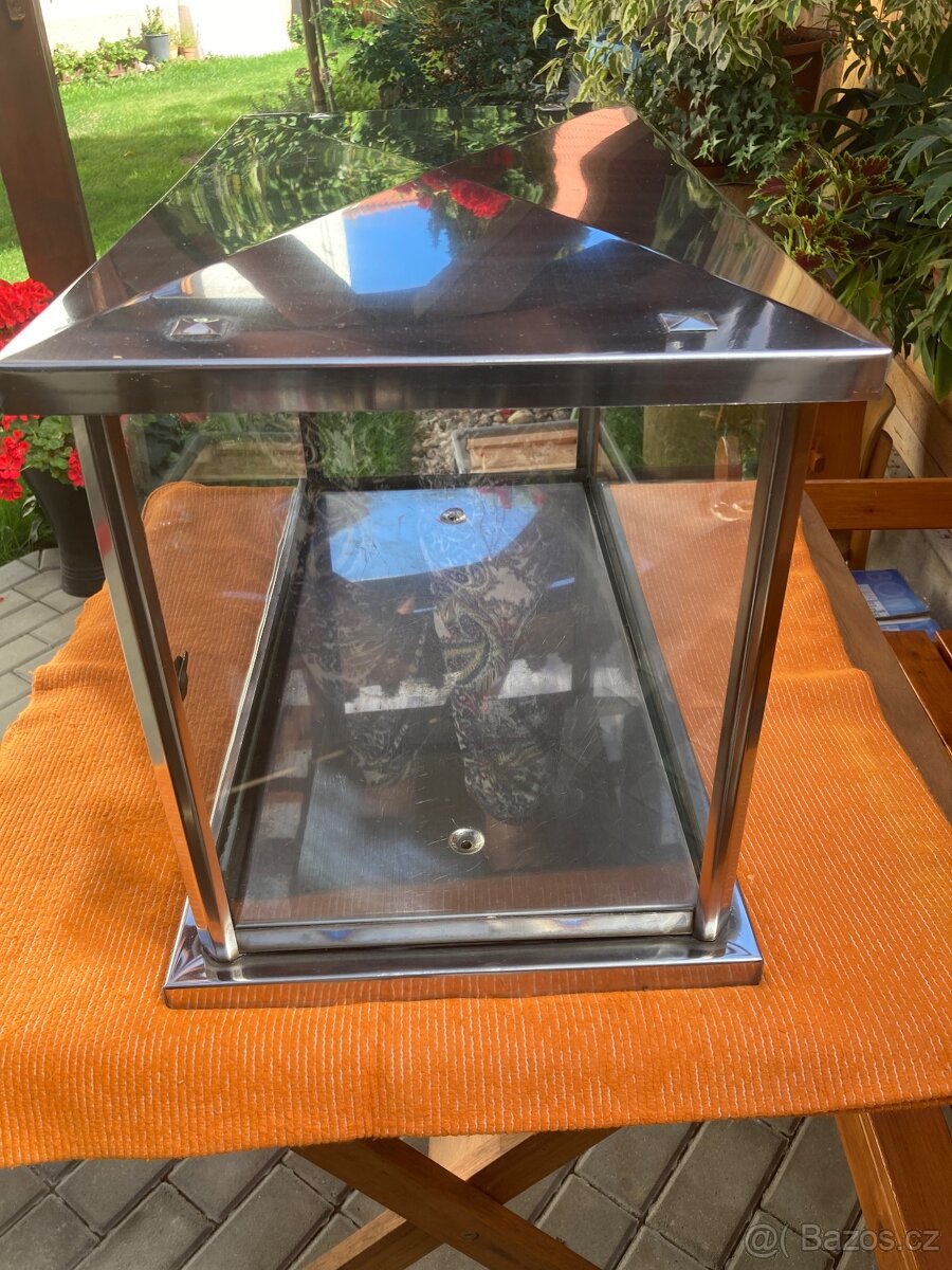 NEREZOVÁ PROSKLENÁ SKŘÍNKA NA TŘI URNY - 7