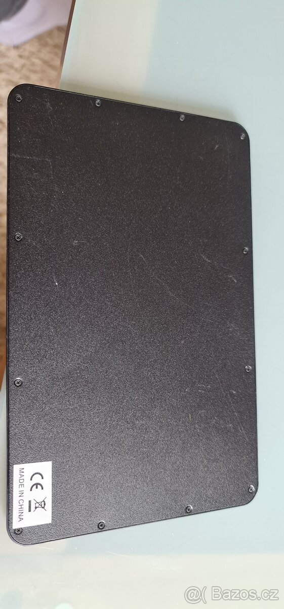 Bluetooth tenká klávesnice pro tablet nebo mobil - 7