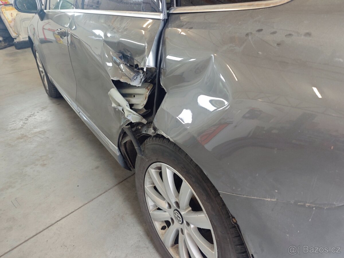 VW TOUAREG 4.2TDI V8, facelift , 2015 - 7