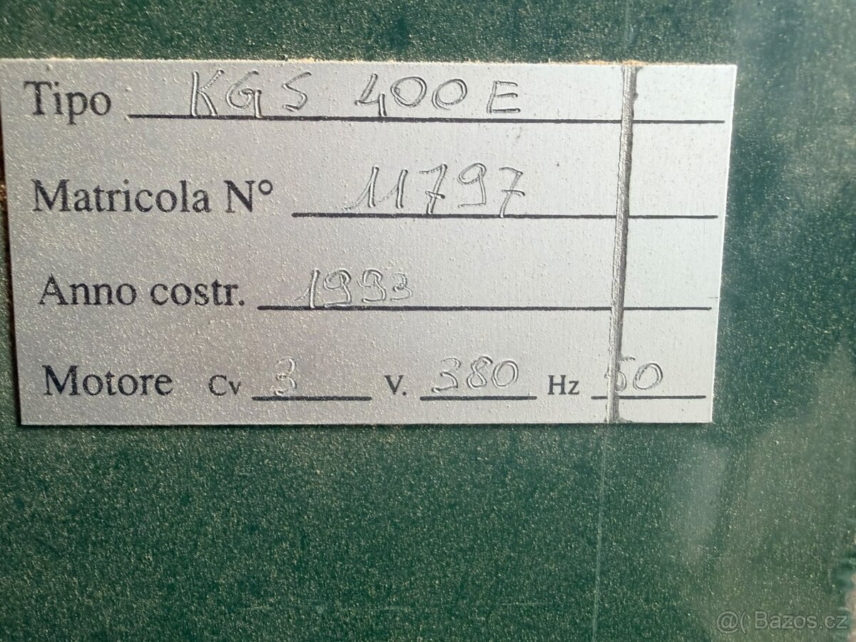 Vertikální formátovací pila GMC KGS 400 E - 7