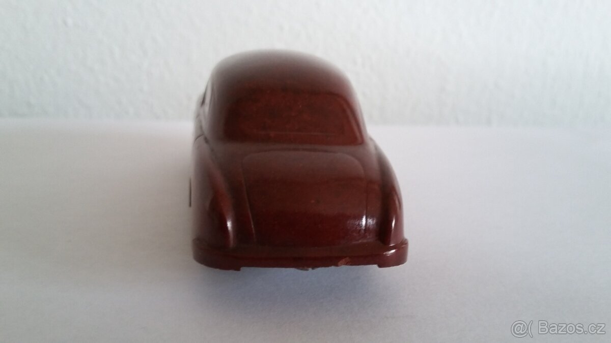 Stará hračka Igra Škoda 1200 sedan na setrvačník - 7