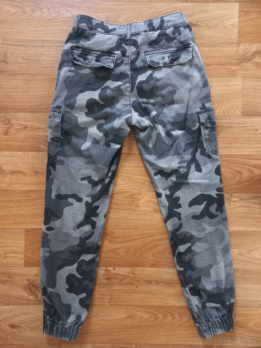 Dámské rifle a maskáčové kalhoty vel. S a M - 7