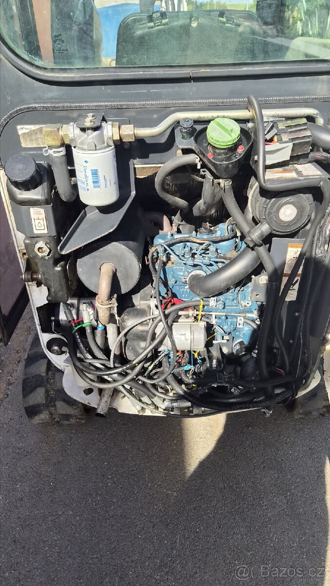 PRODÁM MINIBAGR BOBCAT 322 R.V 2004 - 7