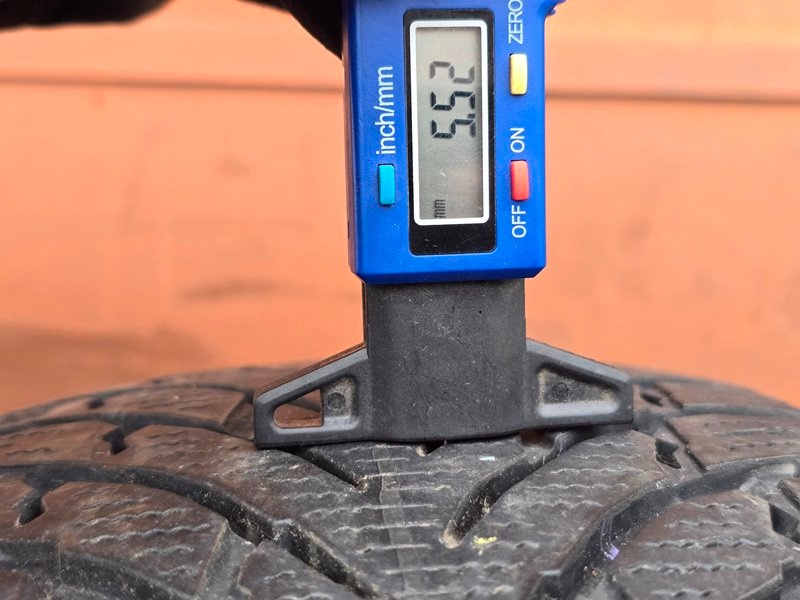 Zimní Nokian 225/65/17XL - 7