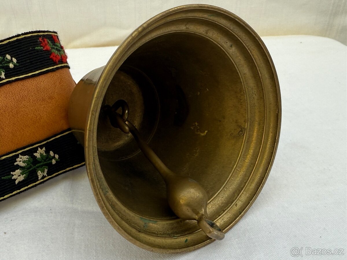 Mosazný zvon LBS na koženém zdobeném pásu - 7