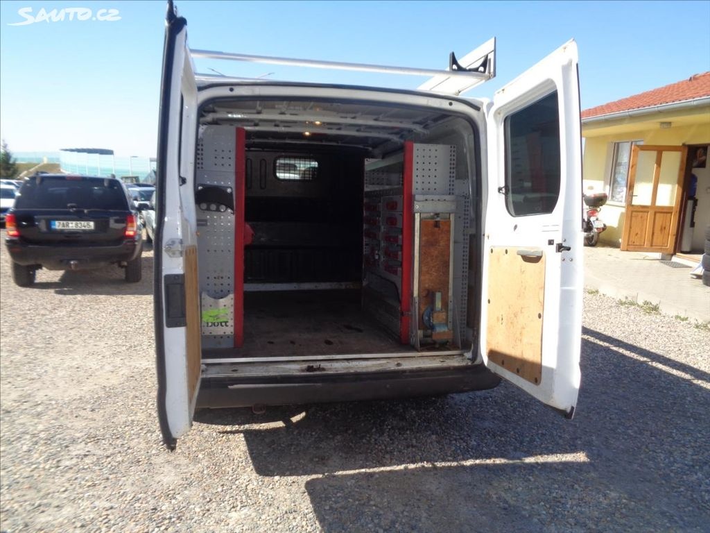 Ford Tranzit-dílna - 7