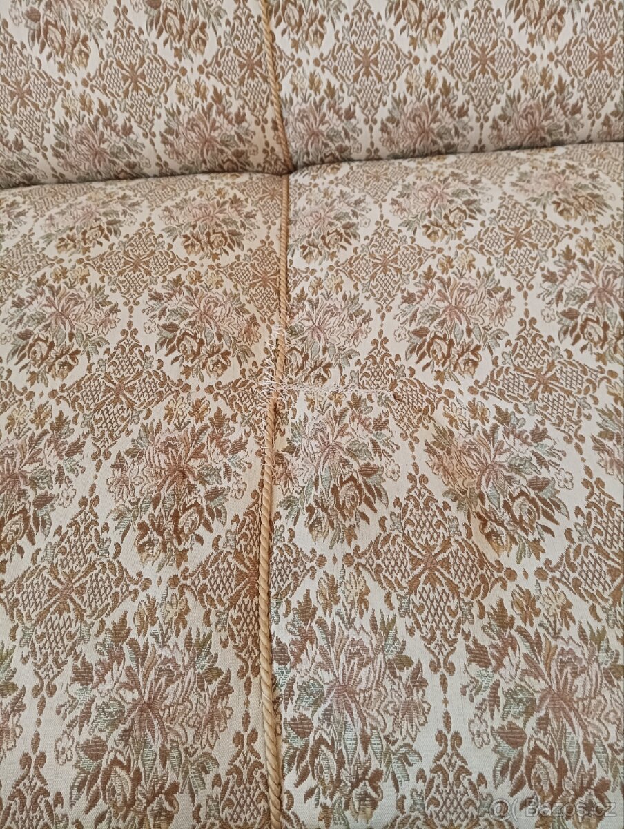 Pohovka a dve křesla - 7