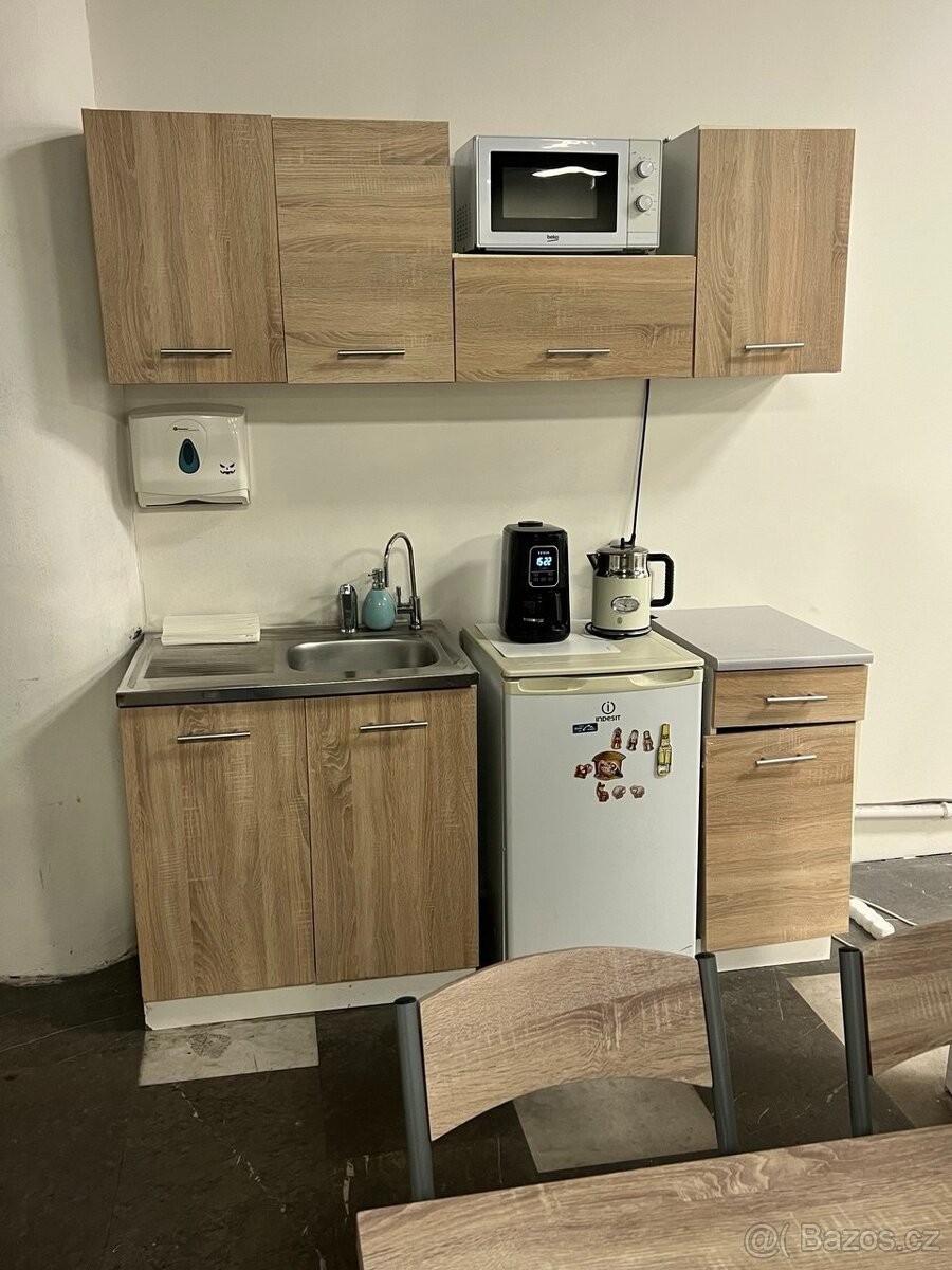 Do konce listopadu Kuchyňský stůl, židle, kuchyňská sestava - 7