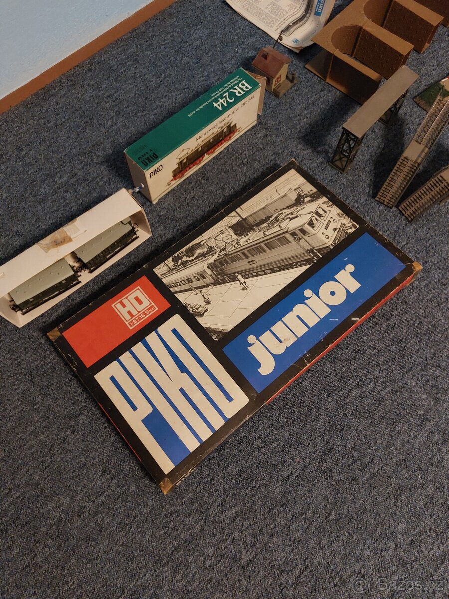 Stavebnice vlaků s velikostí PIKO - 7