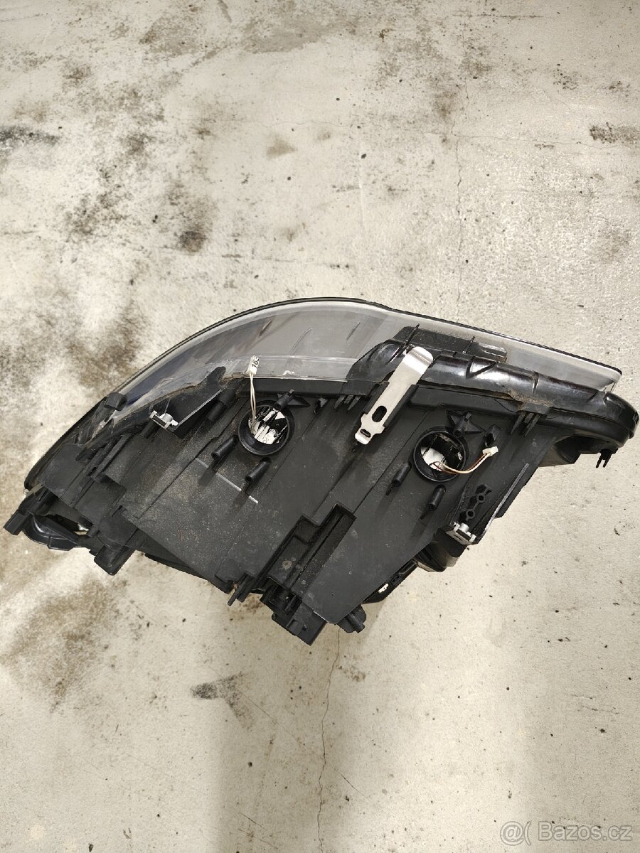 BMW F10, F11 pravý světlomet - 7