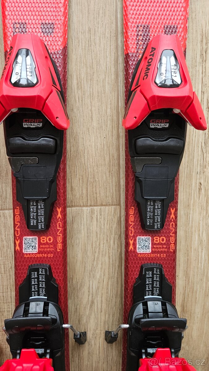 Atomic dětské lyže - Redster J2 s hůlkami - 7