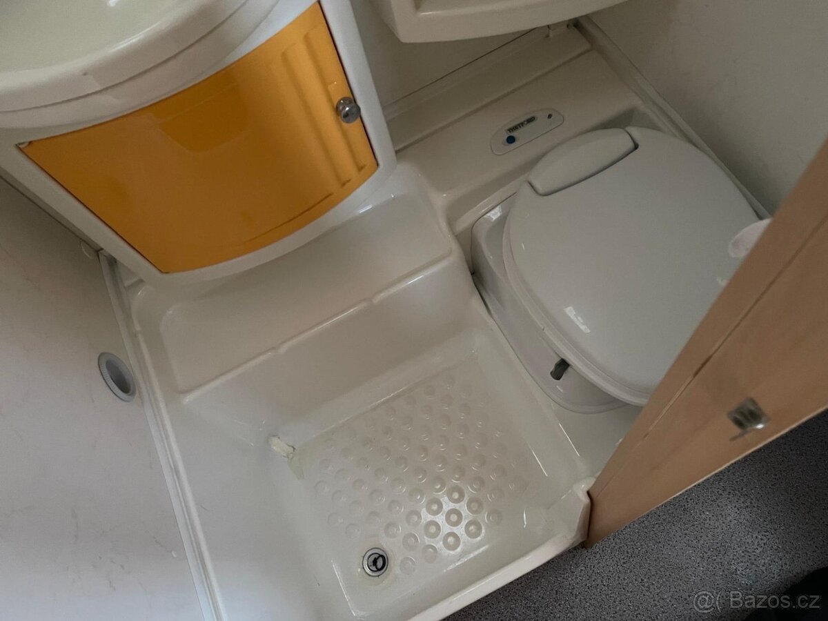 Dethleffs New Line 460, 4 osoby, stan, pevná postel, sprcha - 7