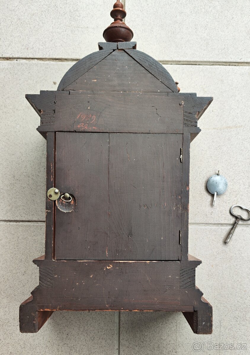 starožitné veliké vyřezávané a zdobené krbové hodiny - 7