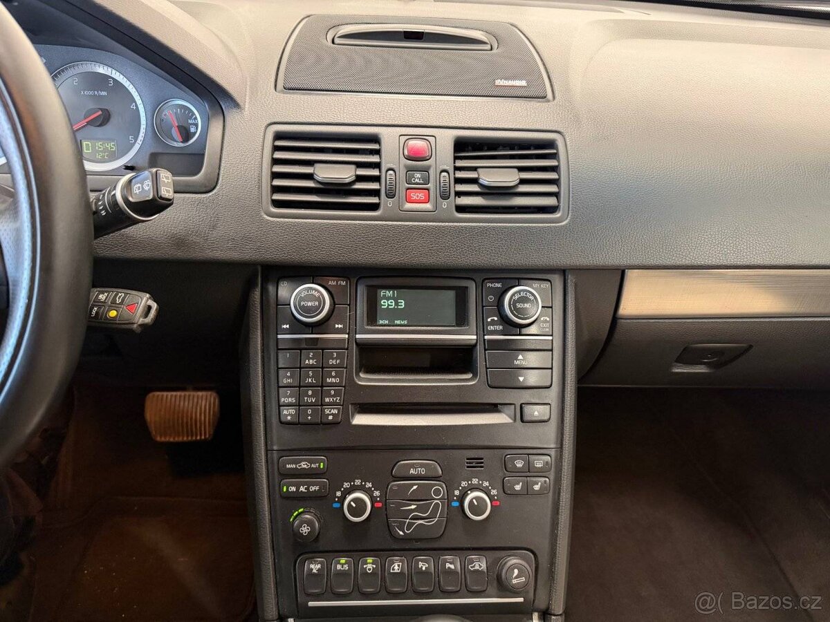 Volvo XC90, 2.4 D5 4x4/7 MÍST/PANORAMA/TZ - 7