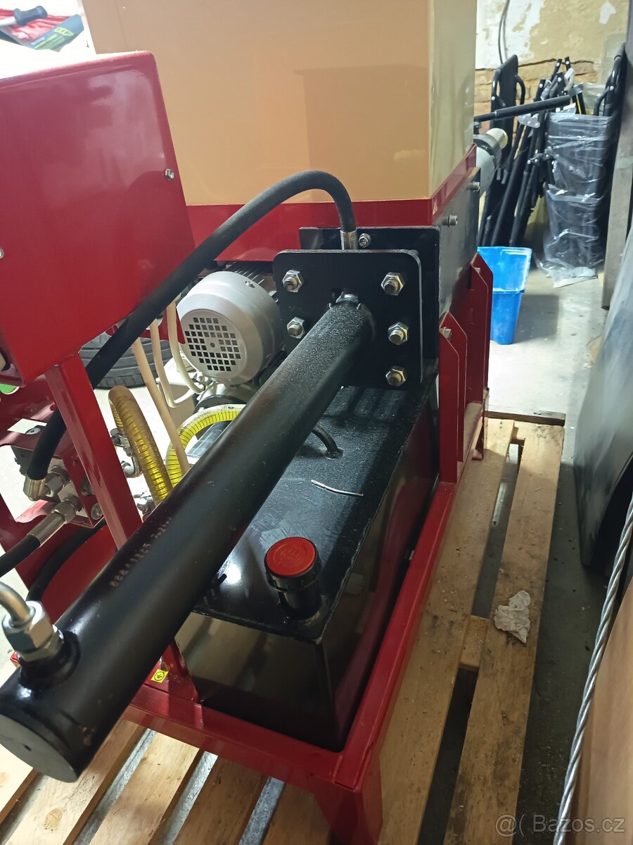Briketovací lis - 7