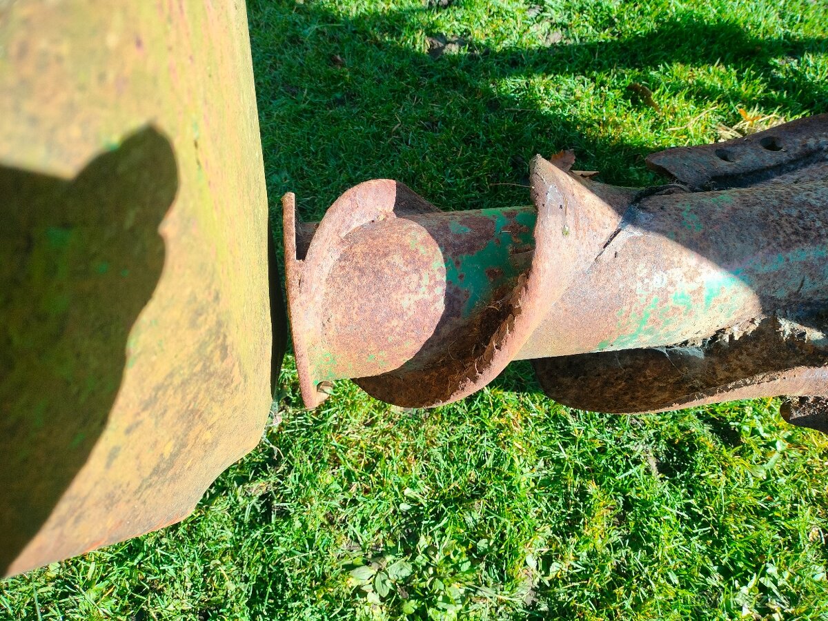 Půdní rýhovací fréza za traktor - 7