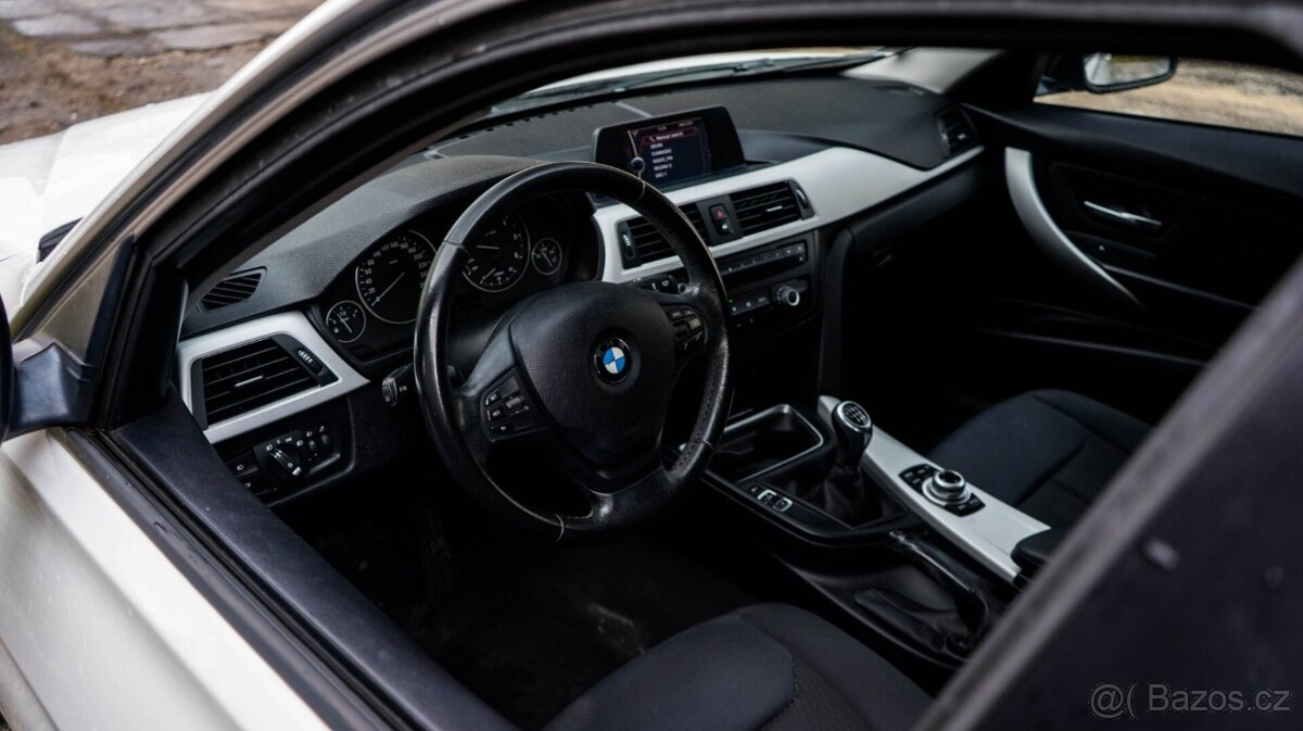 BMW Rad 3 318d e90 - 7