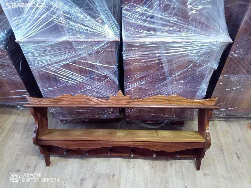 Nízká jídelní skříň - 7