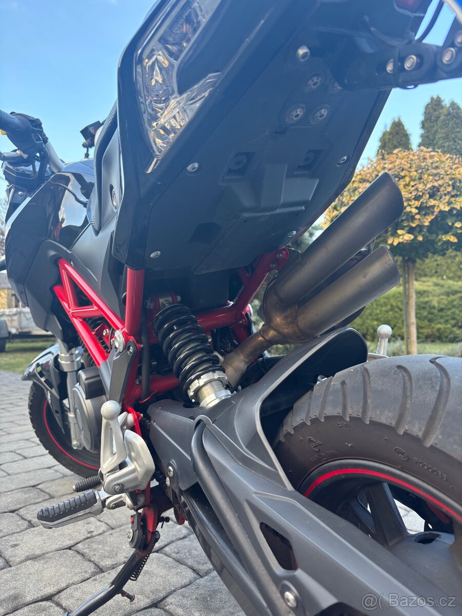 Benelli TNT 125 - 7