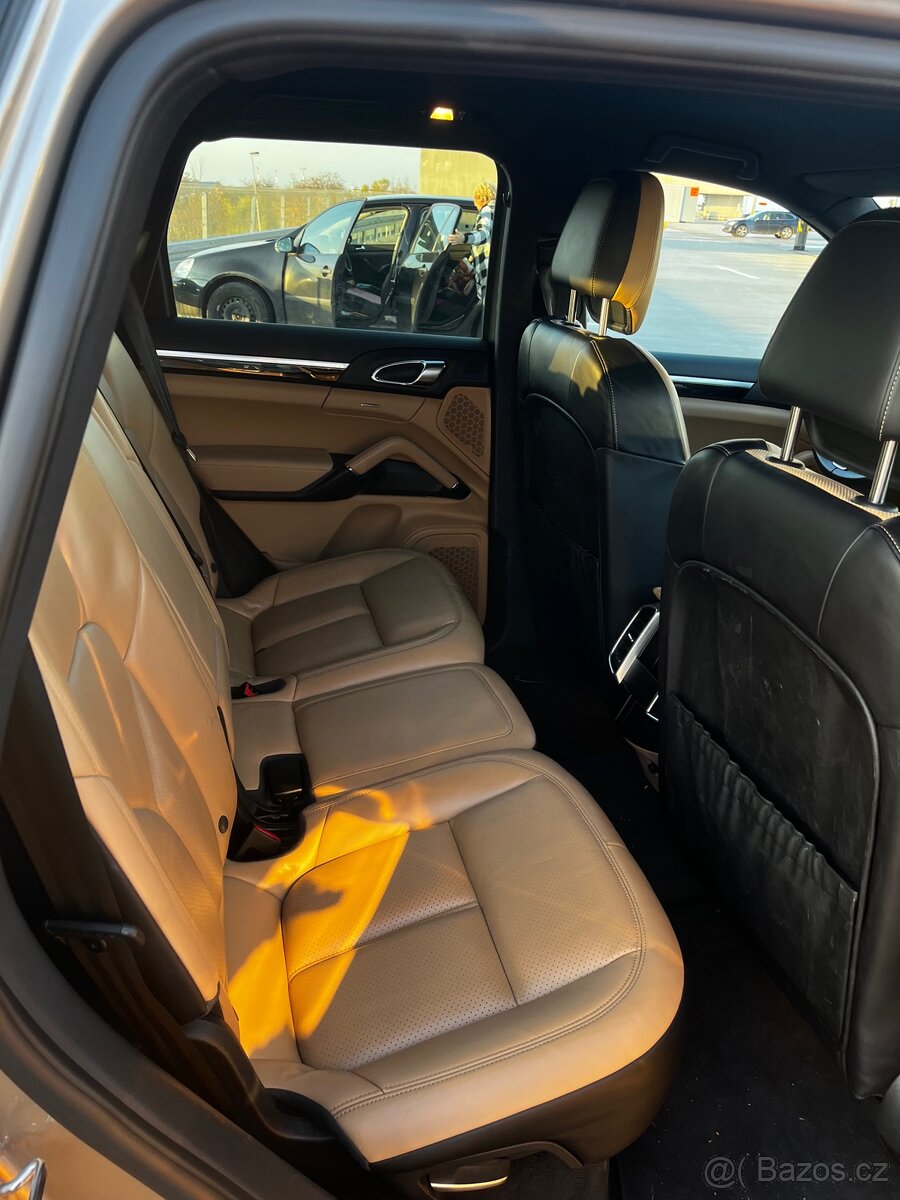 Porsche Cayenne - 7