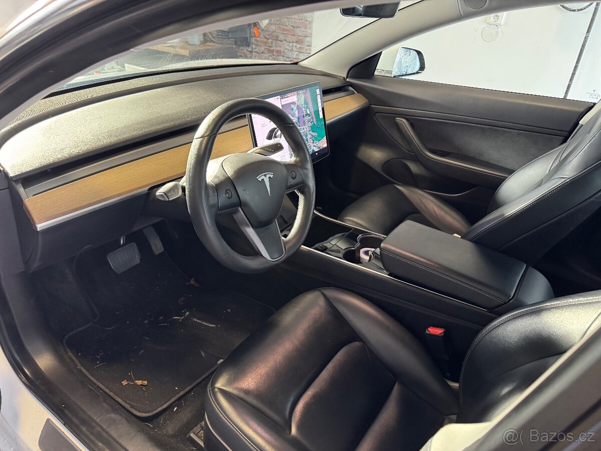 Tesla Model 3 SR+ 239kW 2020 - 7