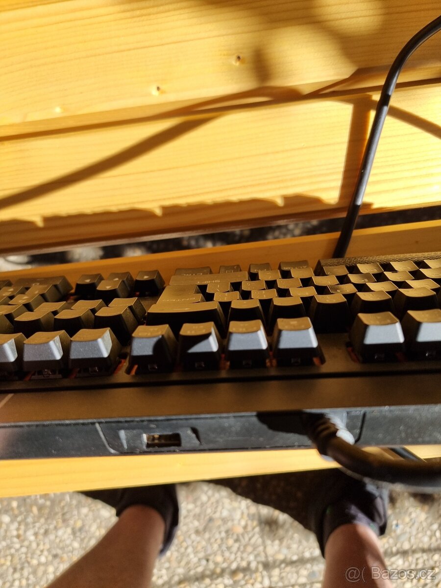 CORSAIR mechanická herni klávesnice - 7
