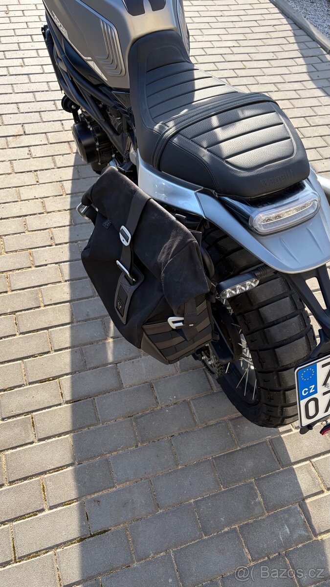 Benelli Leoncino 800 - 7