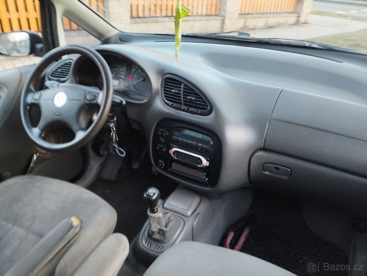 VW Sharan 1,9 TDI - 7