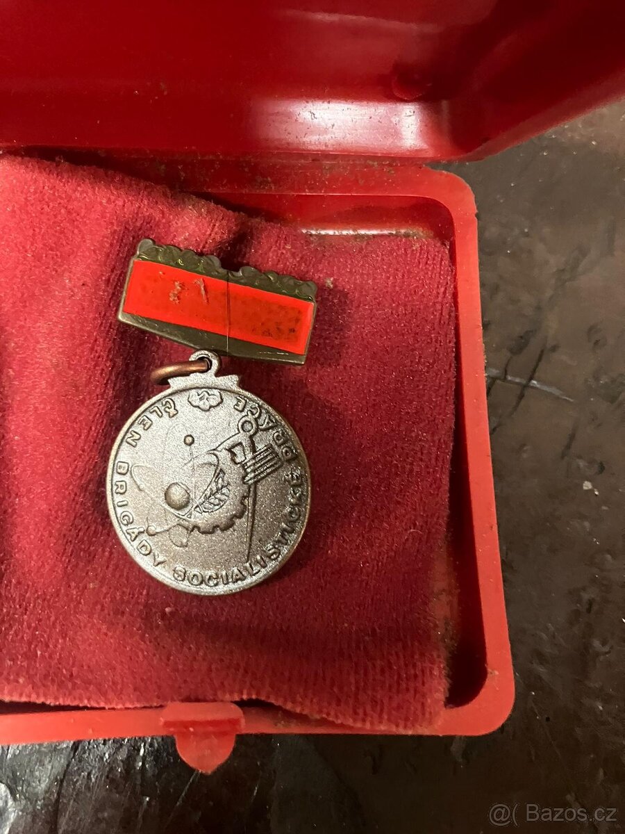 medaile a řády - 7