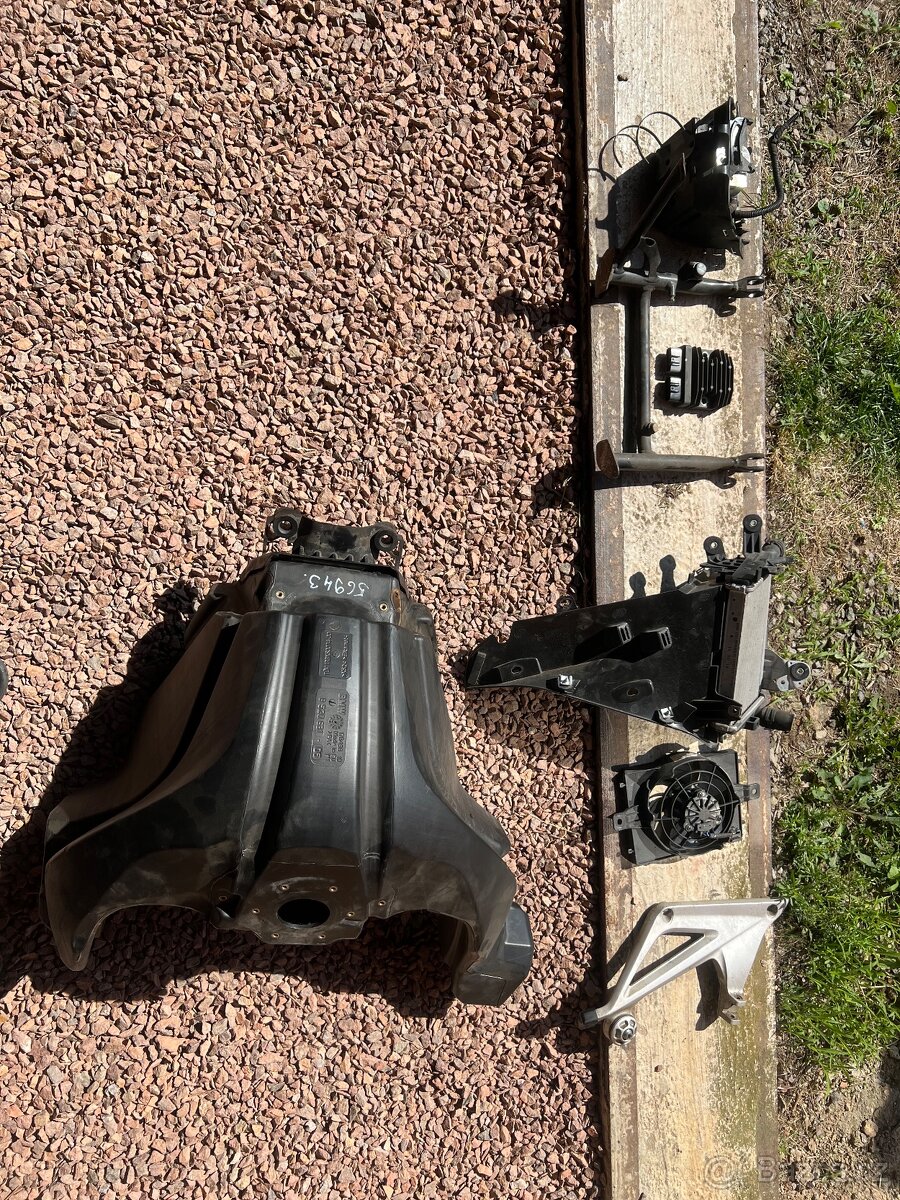 BMW RT 1200 R r.v. 2014 Náhradní díly - 7