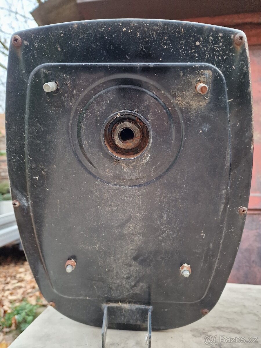 Motor k míchačce Hecht asi typ 2221 - 7