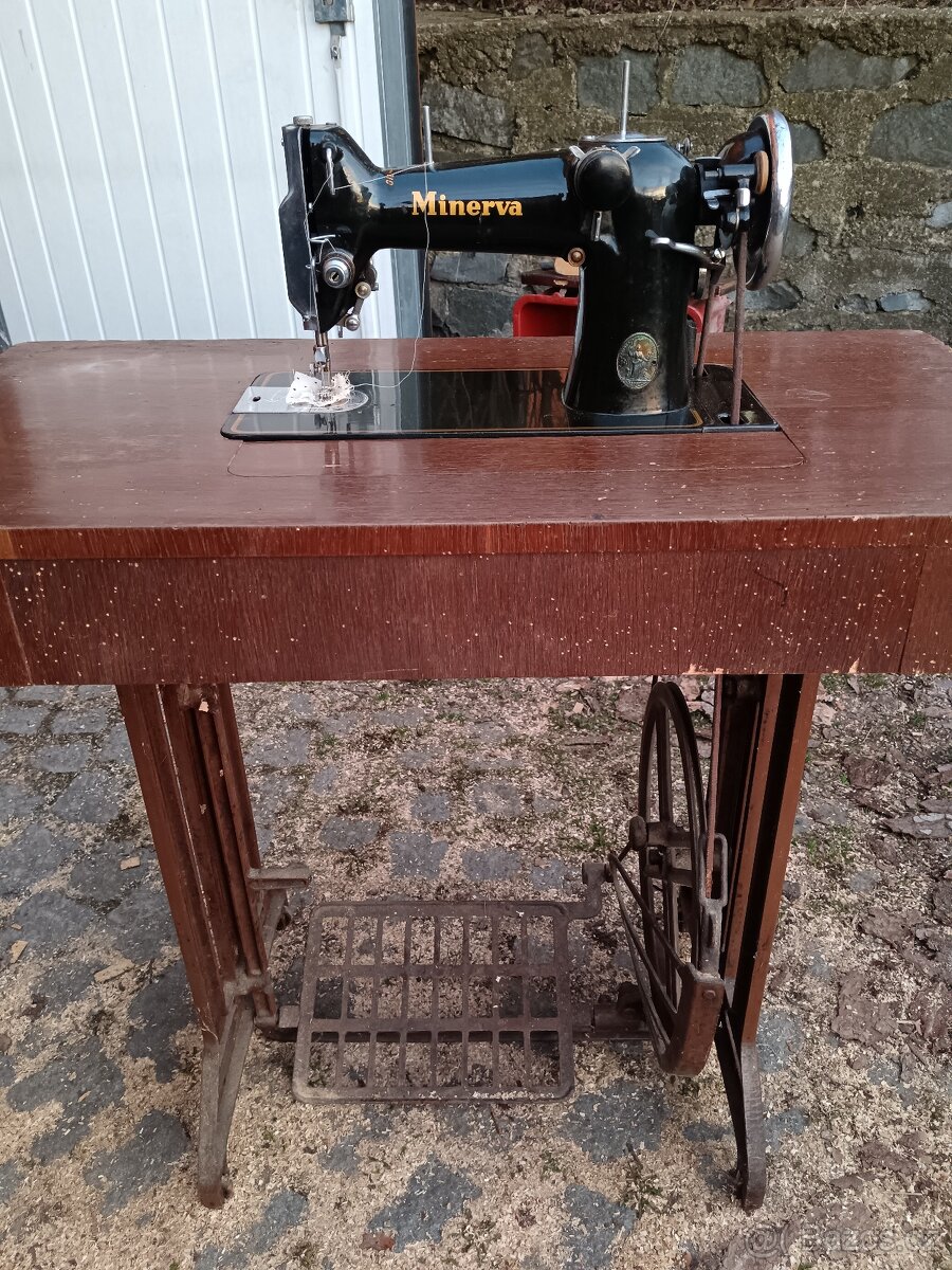 Prodám šlapací šicí stroj Minerva - 7